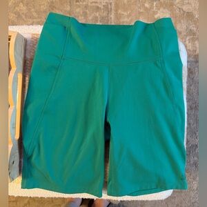 All in Motion Women's Green Biker Shorts 6”
